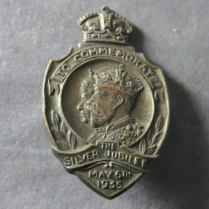 1935 Silver Jubilee lapel badge George V & Mary