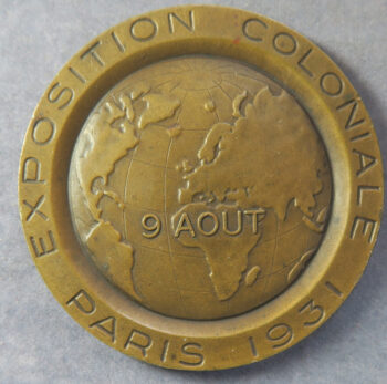 France Paris Colonial Exposition 1931 bronze medal by Hubert Robert - soldiers / globe