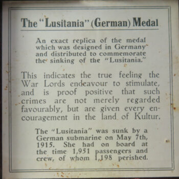 MB109161 GB WWI Sinking of The Lusitania Liner German Medal British propaganda version iron in original box