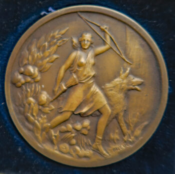 MB109200 Societe Canine de Monaco bronze medal by Falcucci featuring Artemis Diana huntress dog