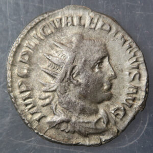 Roman Empire base silver coin antoninianus Valerian Victoria Aug