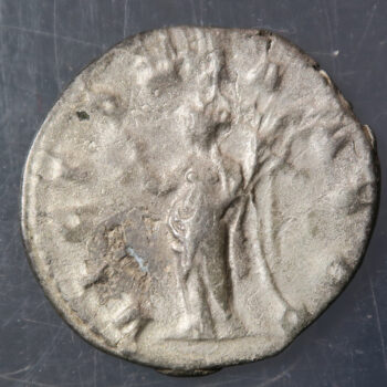 Roman Empire base silver coin antoninianus Valerian Victoria Aug