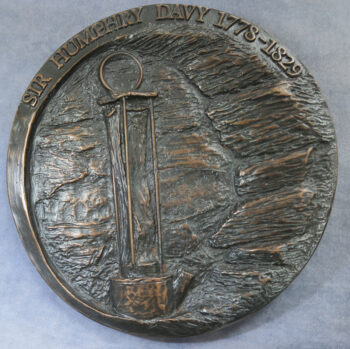 MB110040 Sir Humphrey Davy inventor of safety mining lamp cast bronze medal for his Bicentenary 1978