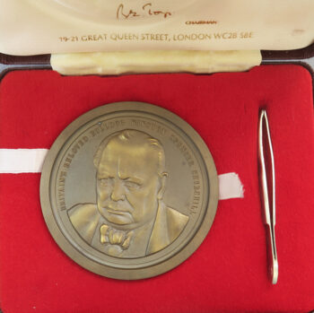 MB110042 Sir Winston Churchill Centenary Picture Medals box bronzed medal as issued 1974