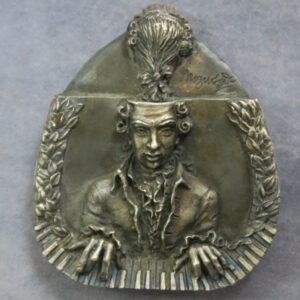 MB110045 Wolfgang Amadeus Mozart by Kevin Coates silver cast medal for BAMS 1990 Commemorative for the bicentennial