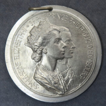 MB110116 GB Visit of Queen Elizabeth II to Paris 1957 aluminium medal by Henri Dropsy