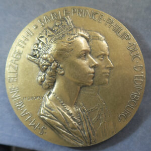 MB110117 GB Visit of Queen Elizabeth II to Paris 1957 bronze medal by Henri Dropsy