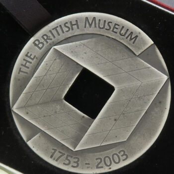 MB110165 GB Rare limited edition silver commemorative medal 250th anniversary British Museum by John Maine 2003