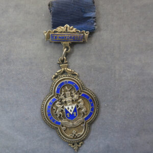 Sale, Cheshire, Past Mayoress silver gilt and enamel badge / civic regalia